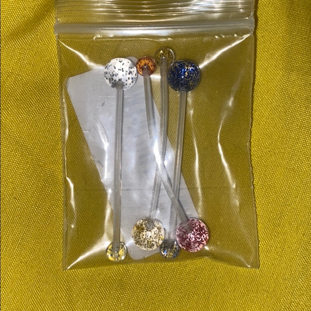 4 plastic maternity belly rings